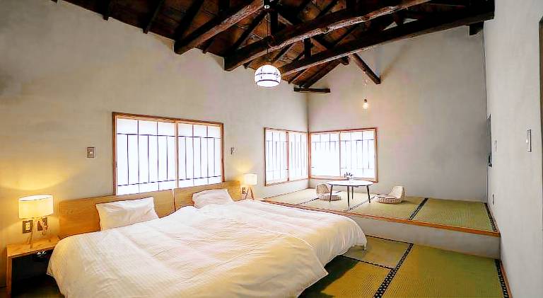 Bed and breakfast  Marunouchi