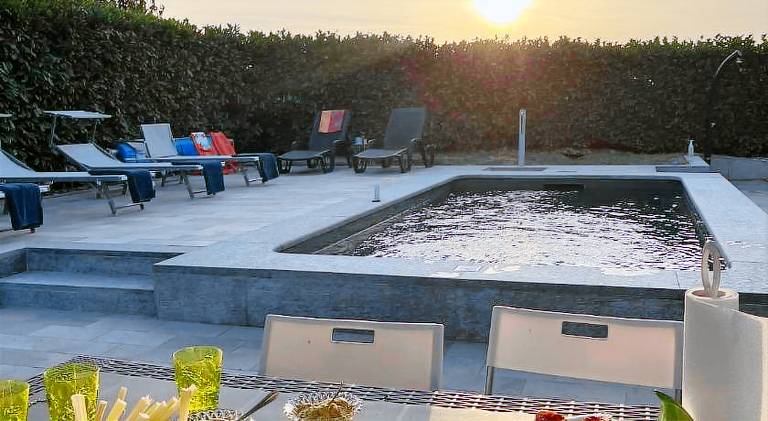 Vacation home with pool, patio & BBQ — photo 3