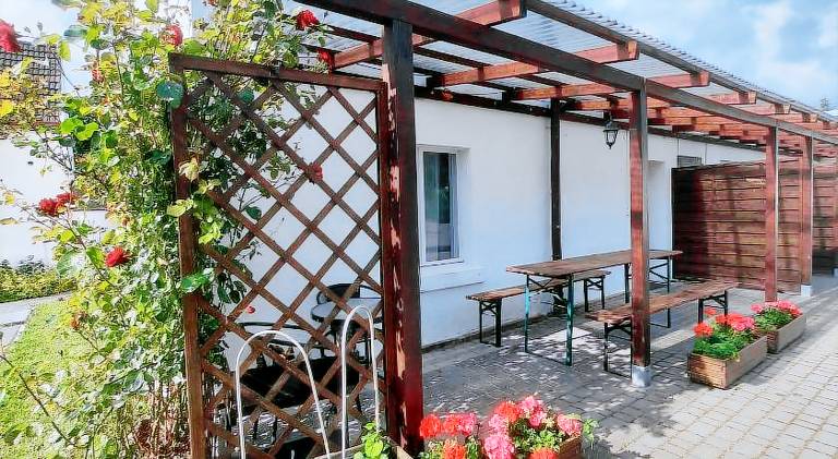 Vacation home with garden, grill & patio — photo 4