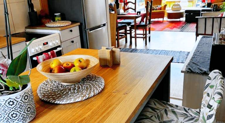 Holiday apartment with garden, patio & grill — photo 4