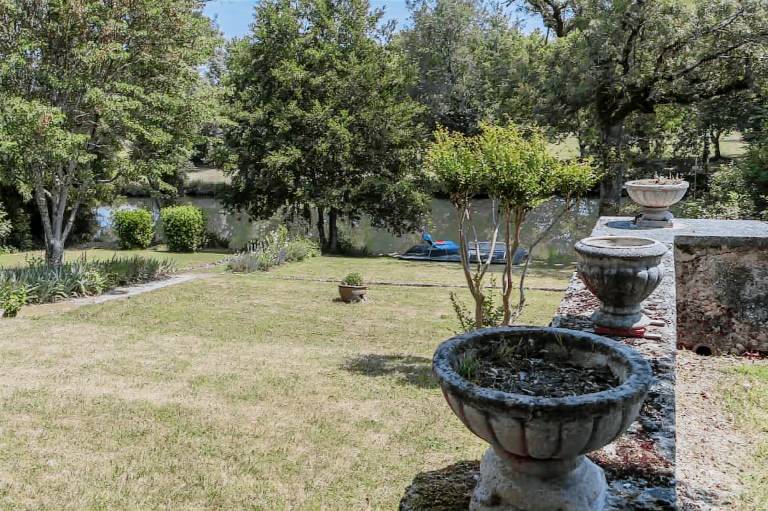 House with yard, terrace & barbecue — photo 5