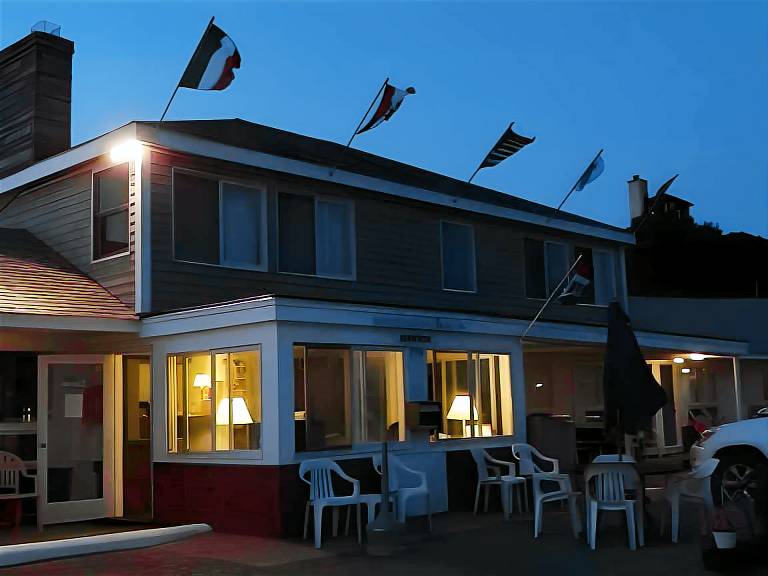 Breakwater Hotel — photo 4