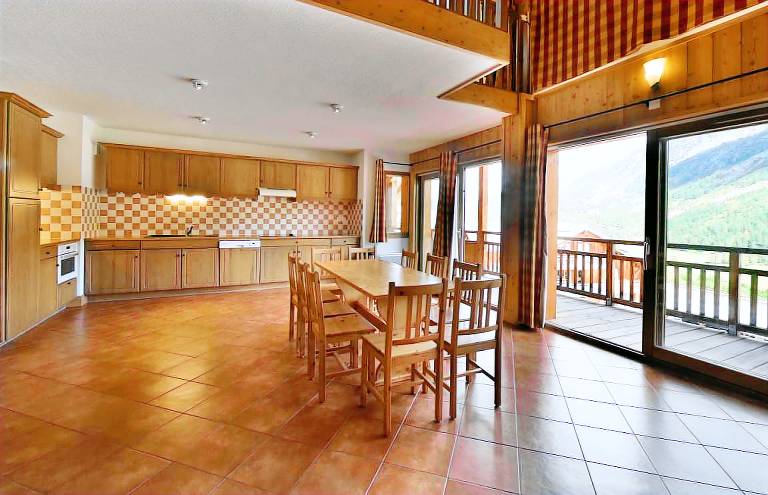 300m from shops, swimming pool, sauna, hammam, terrace, balcony, tv, ski locker, 53m², Montgenèvre — photo 5