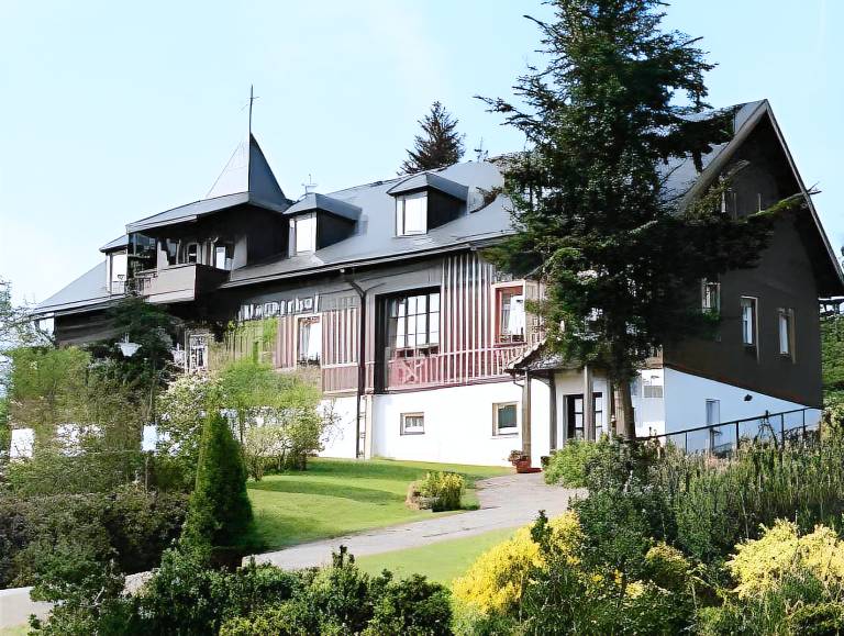 Ferienanlage Zum Silberstollen 2 Hauser am Berg Polderhof und Weißeritzhutte in Altenberg