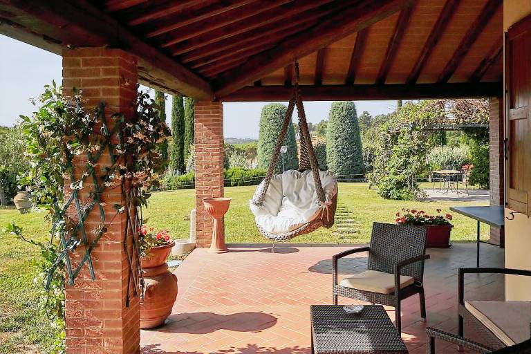 Child-friendly house with private pool, BBQ & yard | Pet-friendly — photo 4