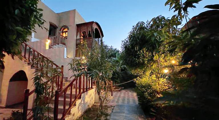 Holiday apartment with patio, BBQ & yard | Near Luxor Temple | Good for workation — photo 3