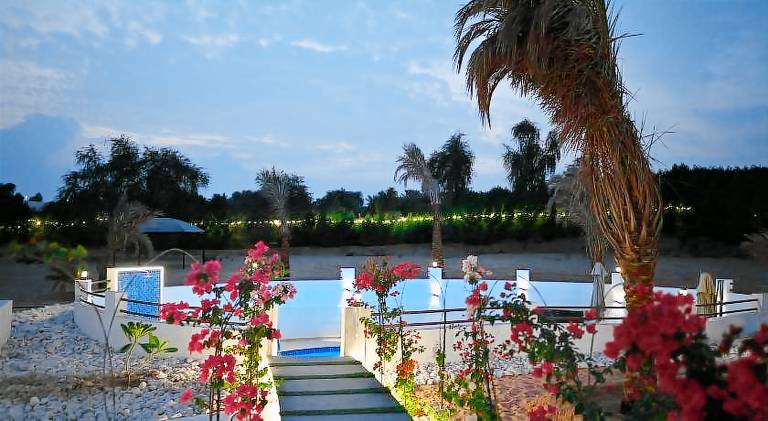 Resort مَحْضَر الشامخة