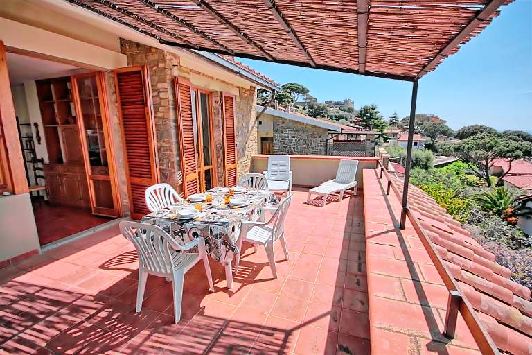 Villa with terrace | City view — photo 2