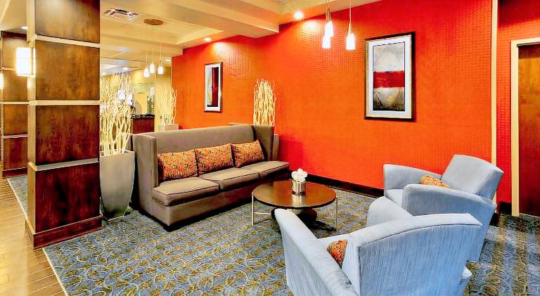 Holiday Inn Express & Suites Oak Ridge By IHG — photo 2