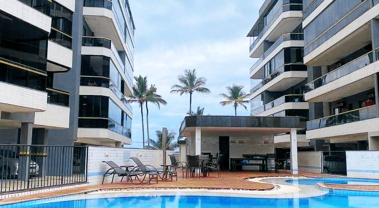 Holiday apartment with pool in Guarapari