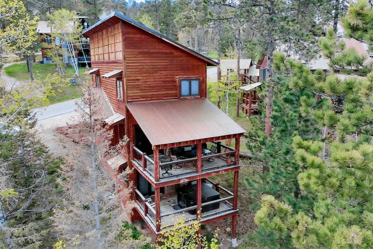 Cabin  Lead