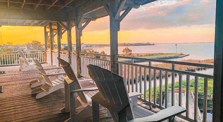 The Burrus House Inn Waterfront Suites — photo 4