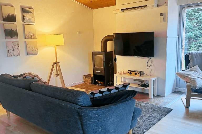 Fully equipped lovely vacation home with patio | Pets are welcome — photo 2