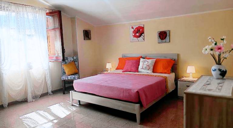 Holiday apartment with 3 rooms for 5 persons in Ricadi