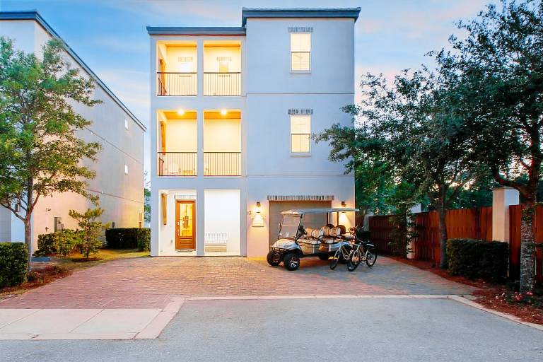 351 m&sup2; Ferienhaus