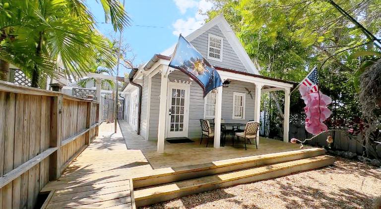 House with pool | Near Southernmost Point | Next to the beach | Dogs allowed in Key West, FL