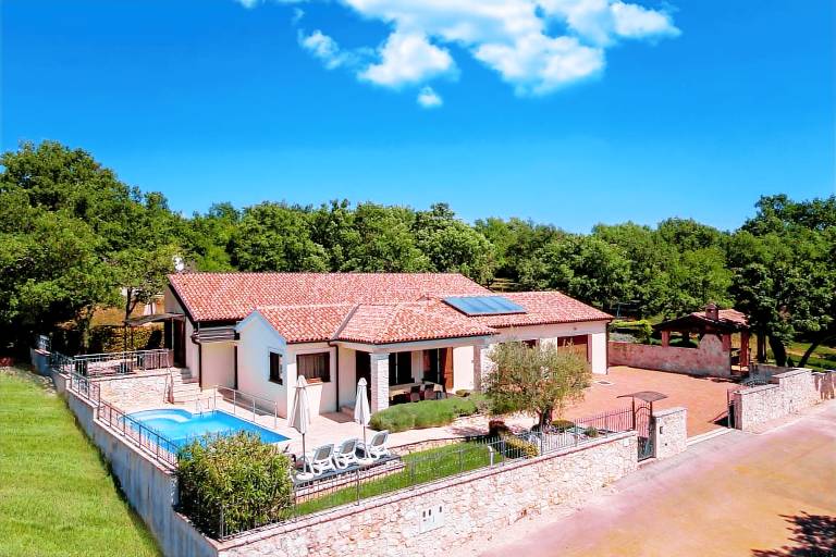 Vila Valentići