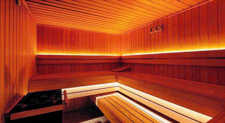 Serviced apartment with patio, sauna & pool — photo 5