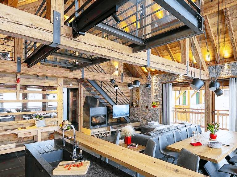 Chalet with jacuzzi — photo 3