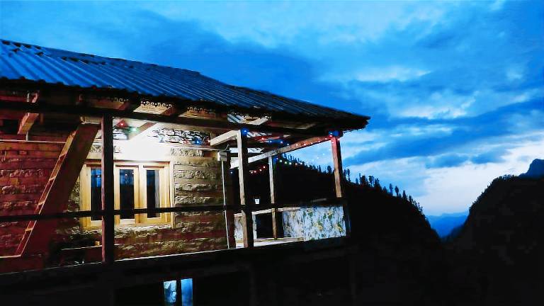 House with 3 rooms for 12 persons in Kullu