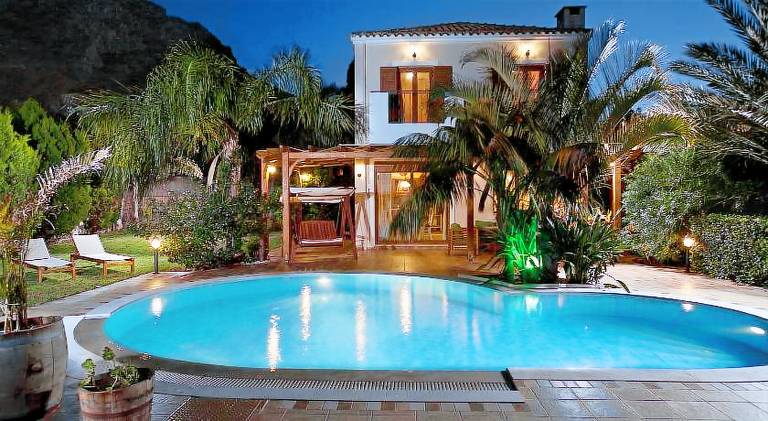 Fully equipped villa with grill, private pool & yard | Good for workation | Pets are welcome — photo 2