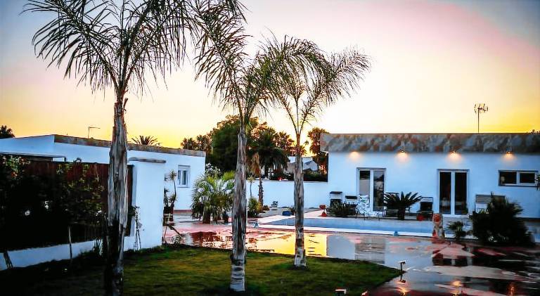 Fully equipped nice villa with terrace, private pool & yard | Perfect for remote work | Pets allowed — photo 5