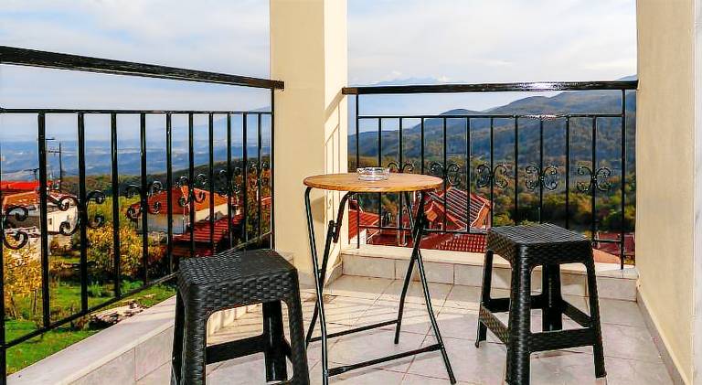 Serviced apartment with patio | Dogs allowed — photo 2