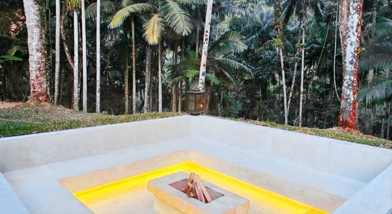 House with pool — photo 4