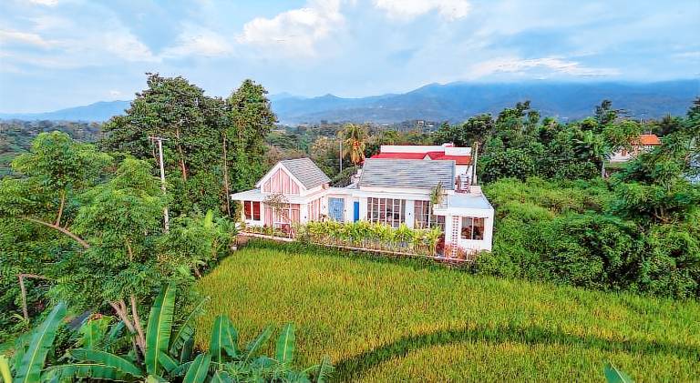 220 m&sup2; Villa