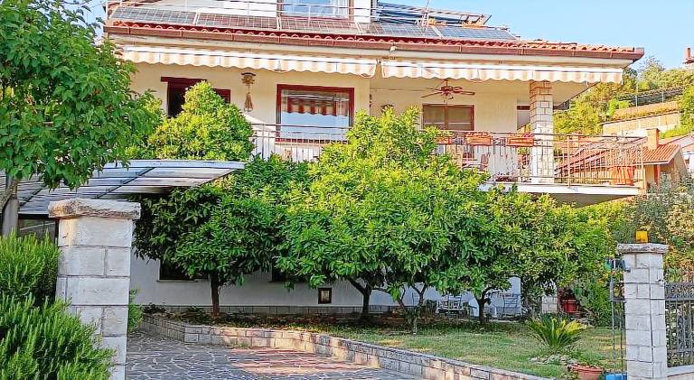 Holiday apartment with yard, barbecue & terrace | Suitable for remote work in Piran