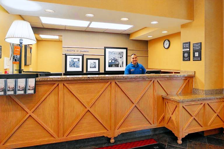 Hampton Inn & Suites Pueblo-Southgate — photo 5