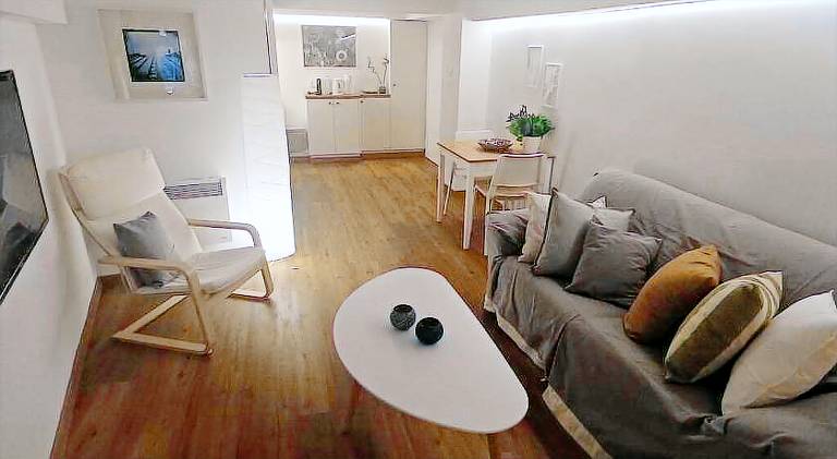 Rental apartment | Next to Acropolis of Athens | Pet-friendly in Athens