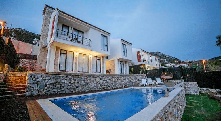 Villa with grill, terrace & private pool | Dogs allowed — photo 2