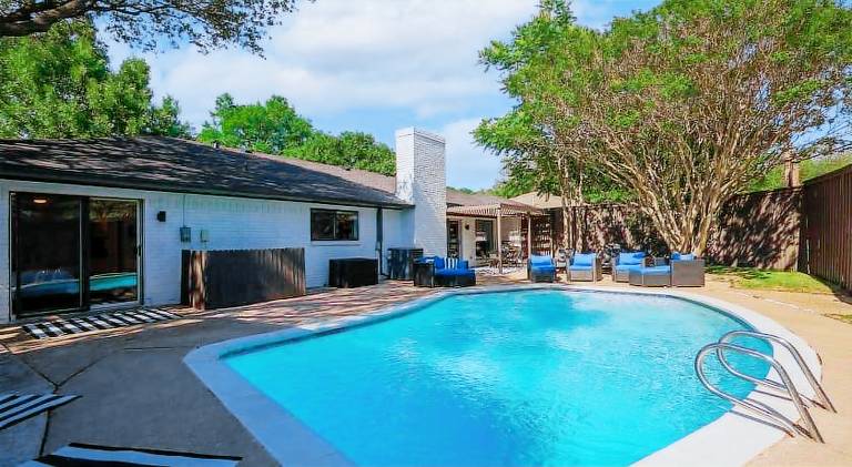 House with BBQ, private pool & yard in Addison, TX