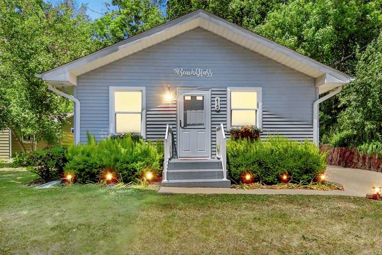 House  Saugatuck
