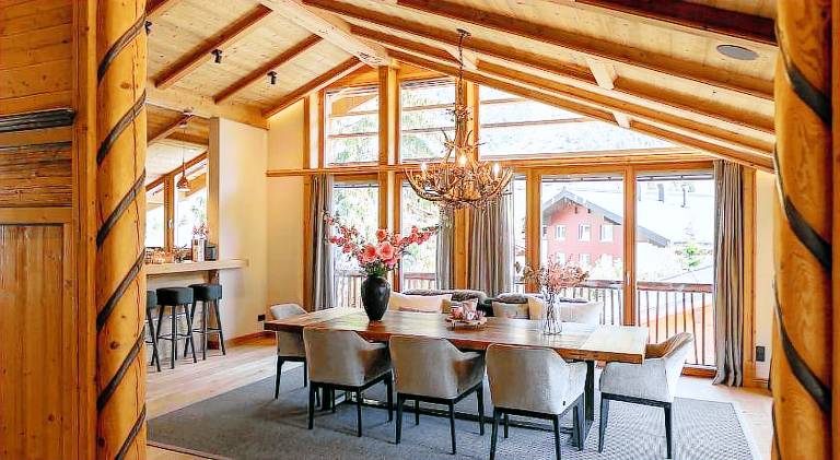 Chalet with jacuzzi — photo 3