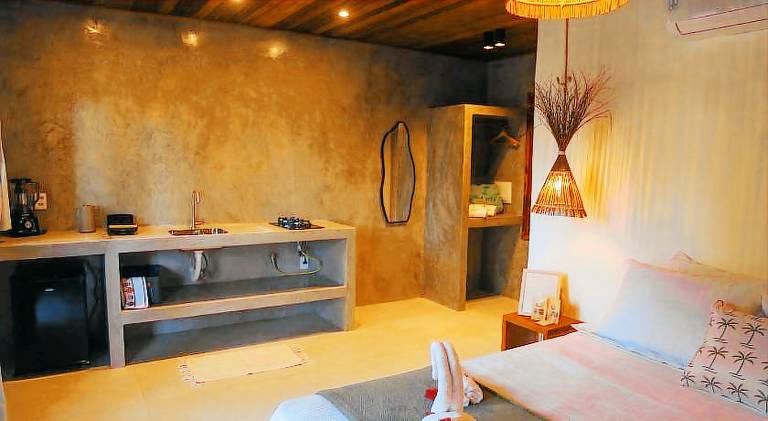 Lodge with yard — photo 2
