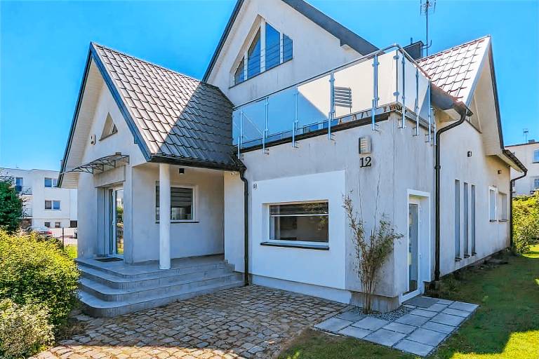 Holiday apartment with yard — photo 4