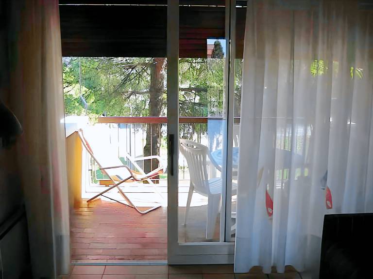 Rental apartment with yard & terrace — photo 5