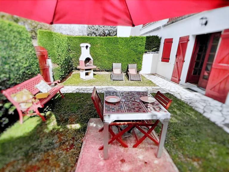 Gite with patio, barbecue & garden — photo 2
