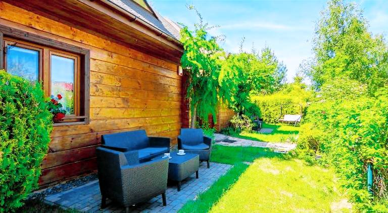 Lodge with yard & BBQ | Pets allowed — photo 5