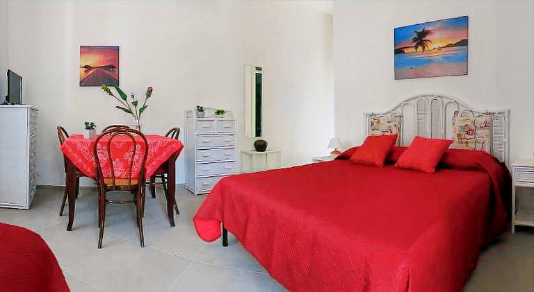 Holiday apartment with terrace — photo 2