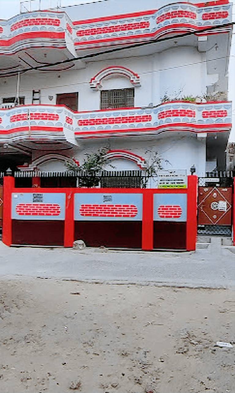 House with garden in Patna