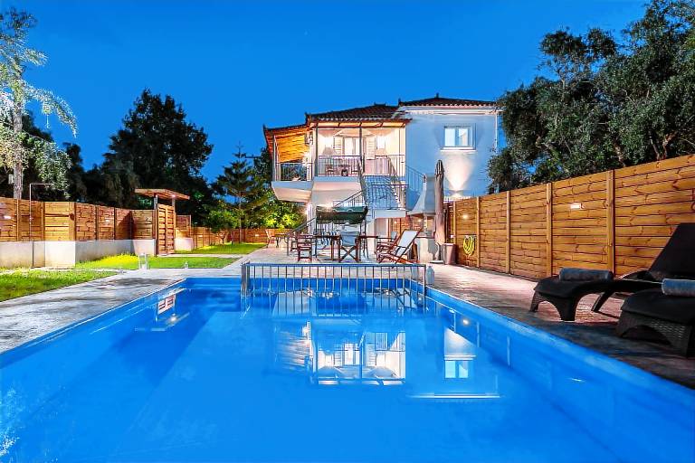 Villa with barbecue, terrace & private pool | Pets allowed in Zakynthos