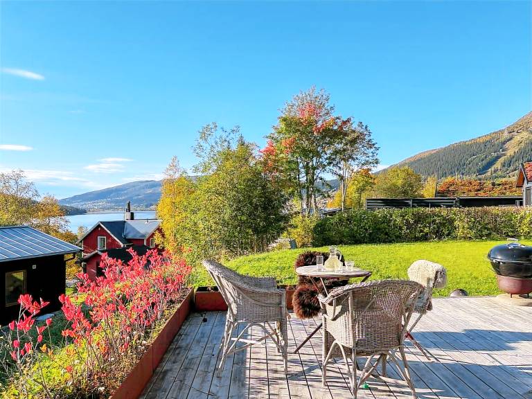 Family-friendly lovely vacation home with terrace, garden & grill | Water view | Suitable for remote work | Dogs allowed — photo 2