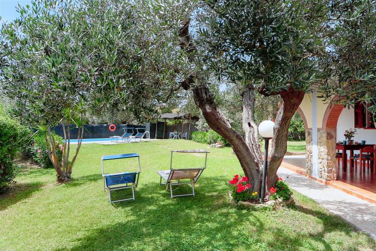 Fully equipped villa with terrace, garden & private pool | Panoramic view | Dogs allowed — photo 4