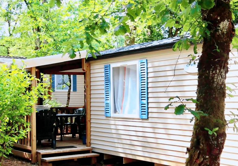 Campsite Les Menhirs - Mobile home Classic 2 bdr. 4 pers. Covered Decking — photo 3
