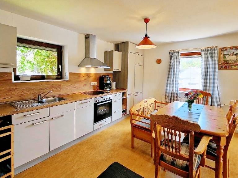 Family-oriented house with yard, patio & barbeque | Pet-friendly — photo 3