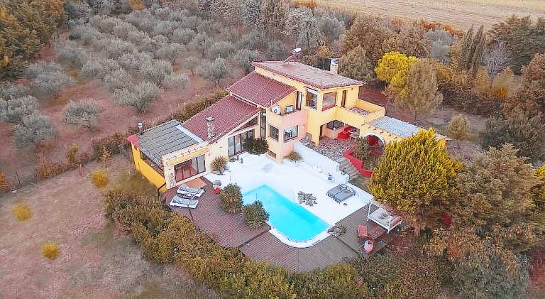 380 m&sup2; Villa