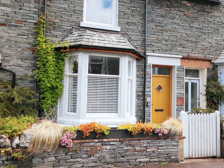 Cottage with terrace & yard — photo 2